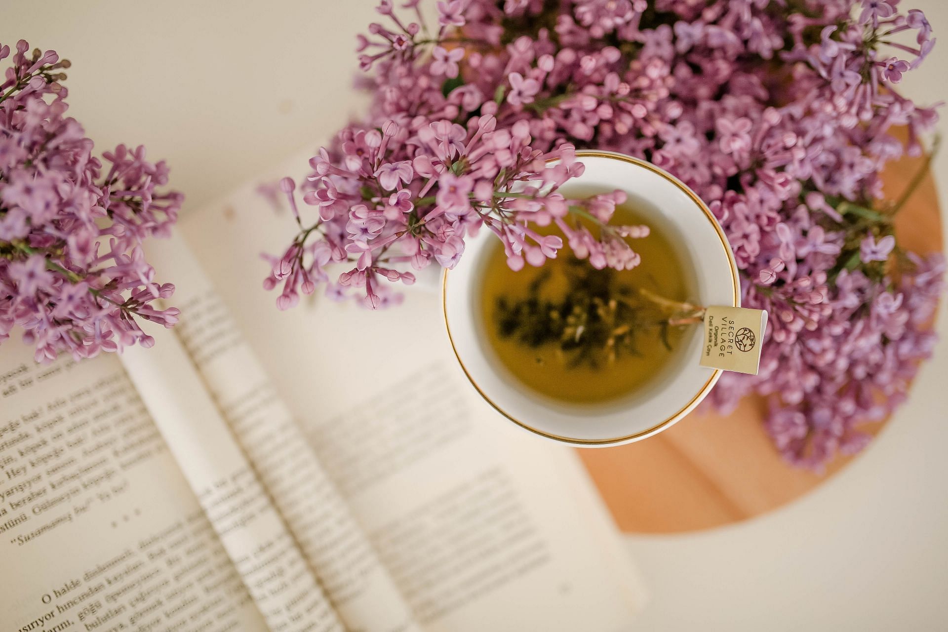 Yellow tea benefits (Image sourced via Pexels/Photo by melike benli)